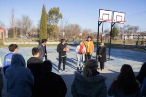 ENTREGA DE MATERIAL DEPORTIVO Y SUBSIDIO PARA EL CLUB ATLÉTICO ARBOLEDAS