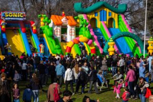 EL PARQUE ING. ÁNGEL MARTÍN SE LLENÓ DE COLOR